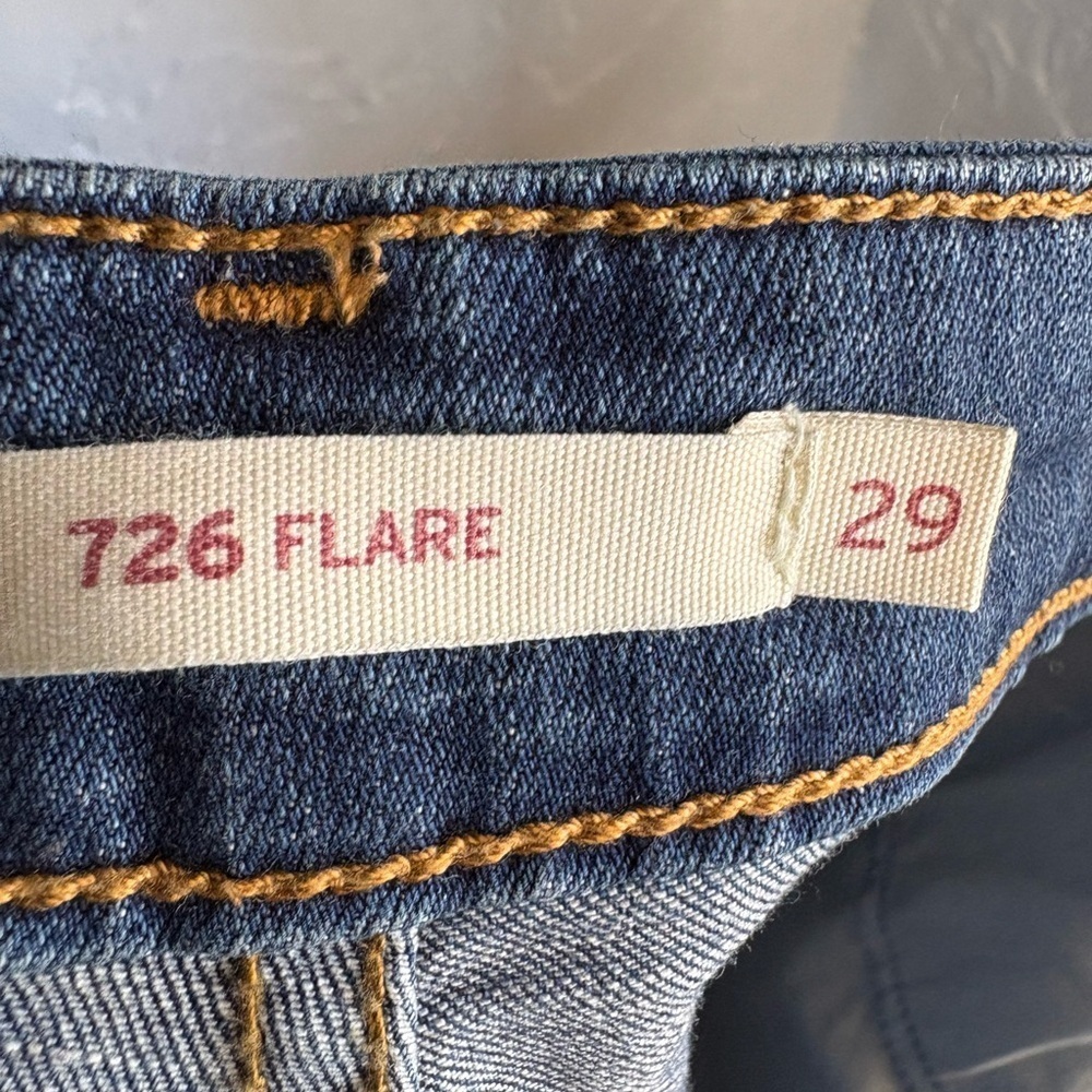 Levi's women’s 726 flare medium wash denim Jeans sz 29 L30 preloved - Picture 10 of 11